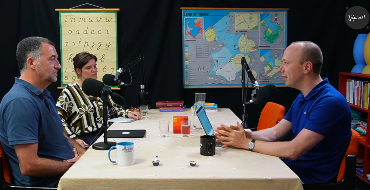 Podcast – Is het tijd voor een digitale (r)evolutie in het onderwijs?